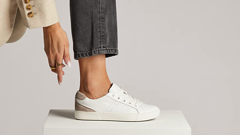 best-white-sneakers-for-travel